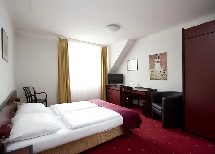 Fuerst Metternich Hotel