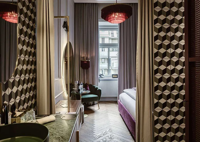 Fuerst Metternich Hotel 3*